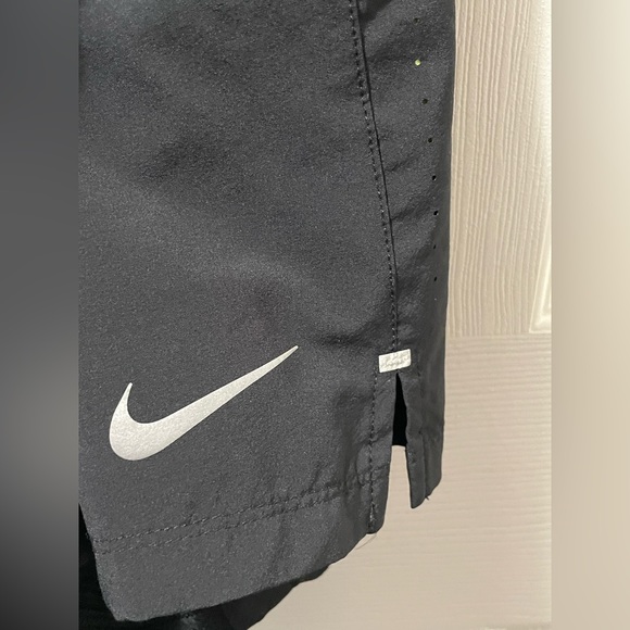 Running shorts - Picture 4 of 7